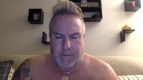 Snapshot of banana5289 chatting on February 7, 10:30 am banana5289 online show from February 7, 10:30 am