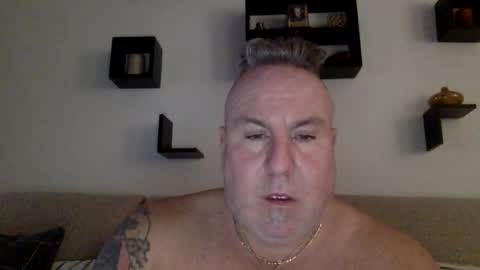 Snapshot of banana5289 chatting on February 9, 9:19 pm banana5289 online show from February 9, 9:19 pm