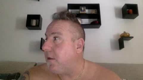 Snapshot of banana5289 chatting on February 24, 8:40 pm banana5289 online show from February 24, 8:40 pm