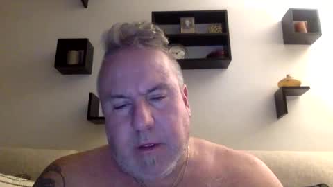 Snapshot of banana5289 chatting on February 28, 6:47 am banana5289 online show from February 28, 6:47 am