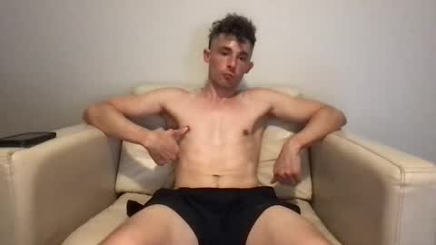 Snapshot of bananacurvesleft chatting on May 18, 7:14 am bananacurvesleft online show from May 18, 7:14 am
