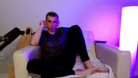bananacurvesleft online show from August 4, 3:43 am