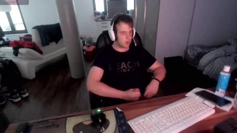 bananastickstrips online show from May 18, 6:47 pm