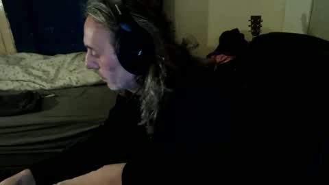 bangintoleather online show from April 10, 2:28 am