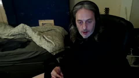 Snapshot of bangintoleather chatting on April 30, 2:18 am bangintoleather online show from April 30, 2:18 am
