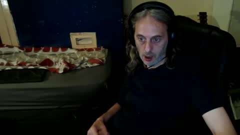 Snapshot of bangintoleather chatting on May 27, 2:08 am bangintoleather online show from May 27, 2:08 am