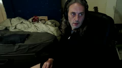 Snapshot of bangintoleather chatting on June 2, 1:18 am bangintoleather online show from June 2, 1:18 am