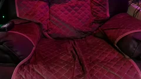 Snapshot of banjoey48 chatting on December 8, 4:46 am BANJOEY online show from December 8, 4:46 am