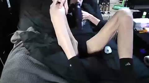 Snapshot of banjoey48 chatting on February 11, 5:01 am BANJOEY online show from February 11, 5:01 am