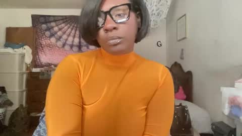 Snapshot of bankofchell chatting on April 13, 8:47 pm Chelly online show from April 13, 8:47 pm