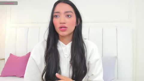 Barbara Noa  online show from December 18, 12:00 pm