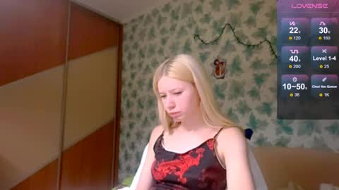 Snapshot of barbie_angel_ chatting on April 6, 6:09 pm Barbie online show from April 6, 6:09 pm