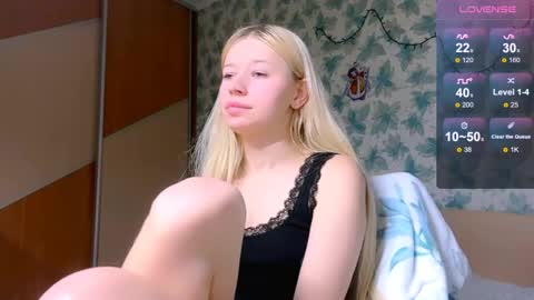 Snapshot of barbie_angel_ chatting on April 24, 4:53 pm Barbie online show from April 24, 4:53 pm