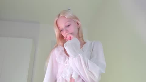 Bella online show from November 21, 2:54 am