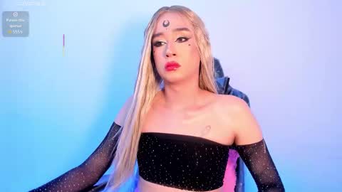 Snapshot of barbie_boy_ chatting on October 30, 4:47 am I work from home this is my room 3 online show from October 30, 4:47 am