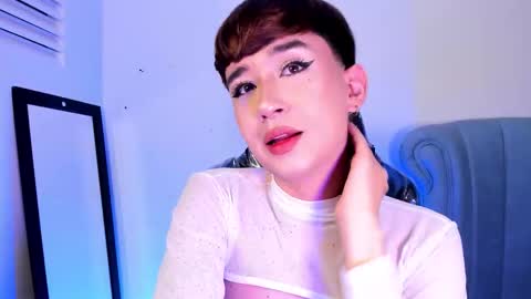 Snapshot of barbie_boy_ chatting on November 30, 7:01 am I work from home this is my room 3 online show from November 30, 7:01 am