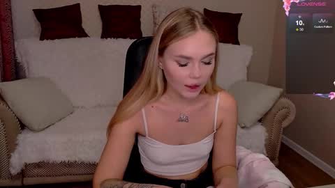 Snapshot of barbie_lillie chatting on September 25, 5:44 am Lilli 3 online show from September 25, 5:44 am