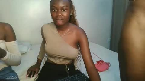 queen online show from October 19, 5:35 pm