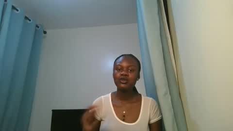 Snapshot of barbie_queen2 chatting on March 3, 10:26 pm queen online show from March 3, 10:26 pm