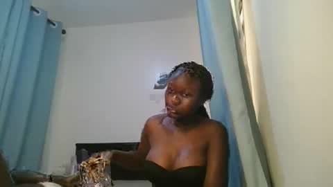 Snapshot of barbie_queen2 chatting on March 16, 9:13 am queen online show from March 16, 9:13 am