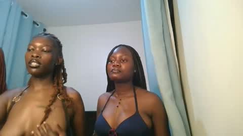 Snapshot of barbie_queen2 chatting on March 16, 9:30 pm queen online show from March 16, 9:30 pm