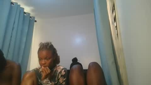 Snapshot of barbie_queen2 chatting on April 1, 1:41 pm queen online show from April 1, 1:41 pm