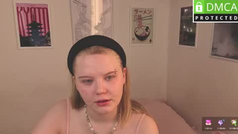 Snapshot of barbie_staze chatting on May 25, 2:39 am Barbie Staze online show from May 25, 2:39 am