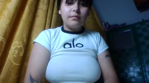 Snapshot of barbie_sweetcol chatting on October 24, 4:31 am barbie_sweetcol online show from October 24, 4:31 am