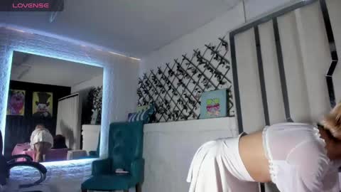 Snapshot of barbieambarx chatting on May 9, 4:23 pm Barbie online show from May 9, 4:23 pm
