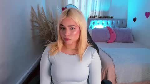 Snapshot of barbiehannab chatting on February 20, 7:25 pm barbiehannab online show from February 20, 7:25 pm