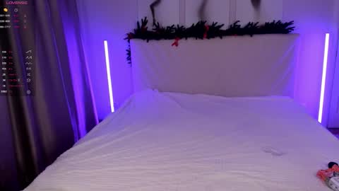  Emma online show from December 21, 7:43 pm