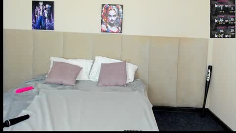 Snapshot of barbiemuscle1 chatting on December 6, 6:04 am Barbie online show from December 6, 6:04 am