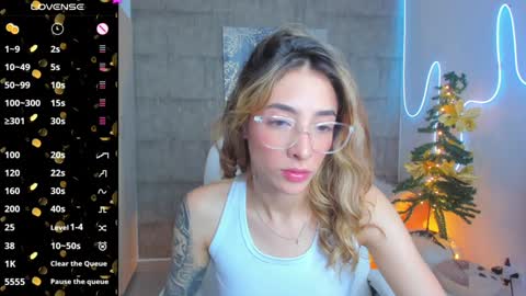 Snapshot of barbiie_scoth chatting on December 28, 9:08 pm Barbie Scot online show from December 28, 9:08 pm