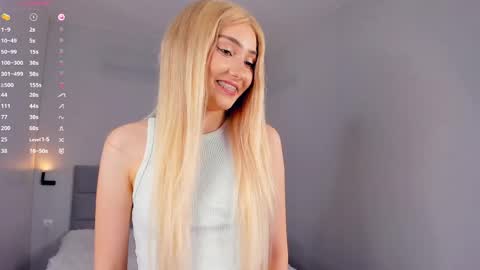 Snapshot of barbimia chatting on April 21, 3:39 pm Mia online show from April 21, 3:39 pm