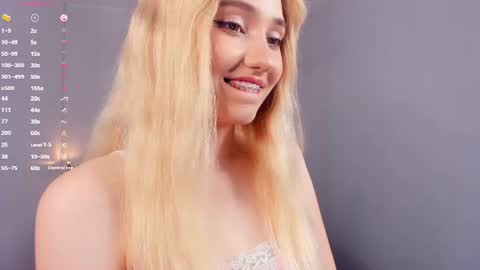 Snapshot of barbimia chatting on June 9, 2:17 pm Mia online show from June 9, 2:17 pm