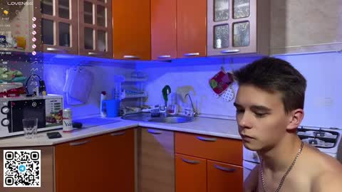 Snapshot of barney_kevin chatting on December 8, 7:54 pm Fansly Barney and Kevin T online show from December 8, 7:54 pm