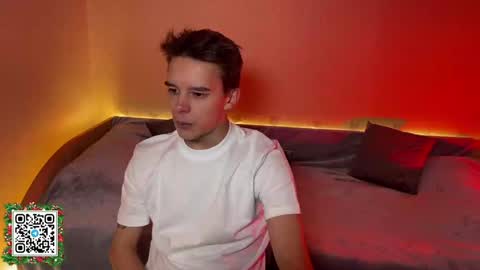 Snapshot of barney_kevin chatting on December 23, 6:58 pm Fansly Barney and Kevin T online show from December 23, 6:58 pm