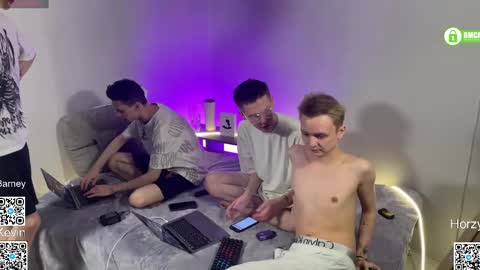 Snapshot of barney_kevin chatting on February 22, 7:03 pm Fansly Barney and Kevin T online show from February 22, 7:03 pm