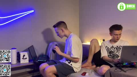 Snapshot of barney_kevin chatting on March 12, 6:00 pm Fansly Barney and Kevin T online show from March 12, 6:00 pm