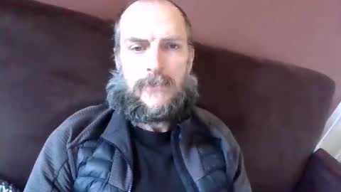 Snapshot of basiccamguy chatting on February 12, 10:21 am basiccamguy online show from February 12, 10:21 am