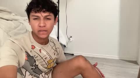 Snapshot of basicflxpx chatting on May 23, 12:27 am Basicflxp online show from May 23, 12:27 am