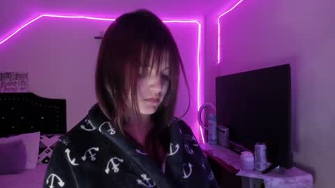 Snapshot of bastet_111 chatting on December 24, 4:55 am . 111 online show from December 24, 4:55 am