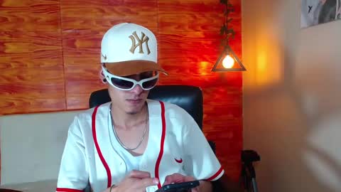 Bastian online show from February 20, 2:40 am