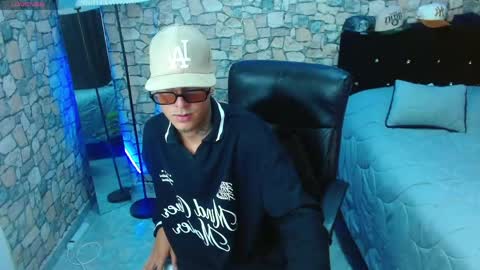 Snapshot of bastiaan_28 chatting on May 1, 11:09 pm Bastian online show from May 1, 11:09 pm