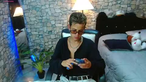 Snapshot of bastiaan_28 chatting on May 6, 2:51 am Bastian online show from May 6, 2:51 am