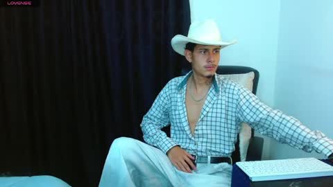 Snapshot of bastiaan_28 chatting on May 10, 9:31 pm Bastian online show from May 10, 9:31 pm