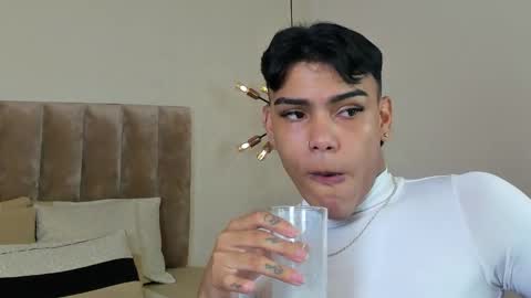 Snapshot of bastian_carter chatting on November 13, 12:15 pm Bastian online show from November 13, 12:15 pm