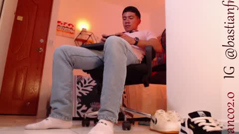 Snapshot of bastian_franco01 chatting on December 2, 7:14 am Bastian Independent Model online show from December 2, 7:14 am