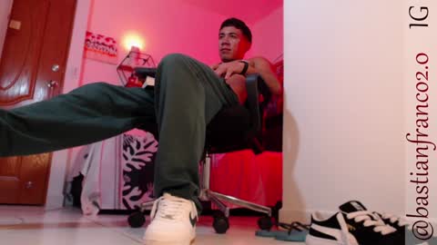 Snapshot of bastian_franco01 chatting on December 3, 7:54 am Bastian Independent Model online show from December 3, 7:54 am