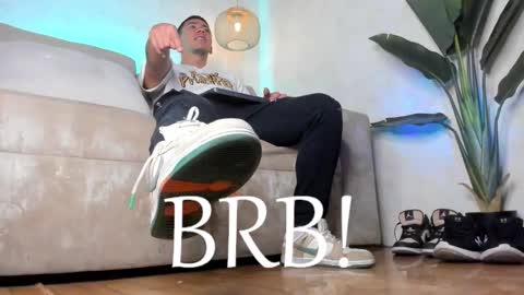 Bastian Independent Model online show from March 27, 12:05 pm